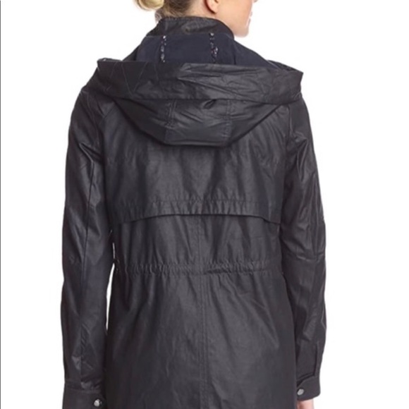 Green Laundry Raincoat - Picture 3 of 3